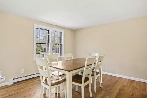 Dining - 22 Merideth Way, Centerville, MA 02632 photo 2 of 3