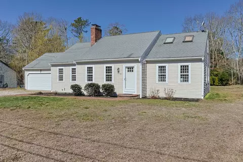 Exterior - 22 Merideth Way, Centerville, MA 02632 photo 2 of 8