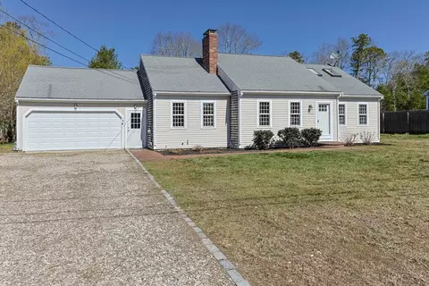 22 Merideth Way, Centerville, MA 02632