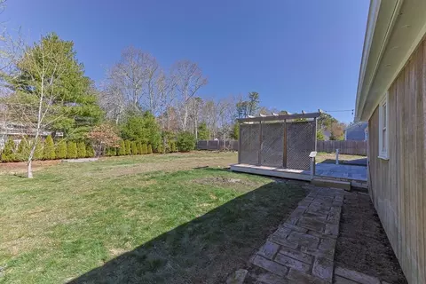 Exterior - 22 Merideth Way, Centerville, MA 02632 photo 6 of 8