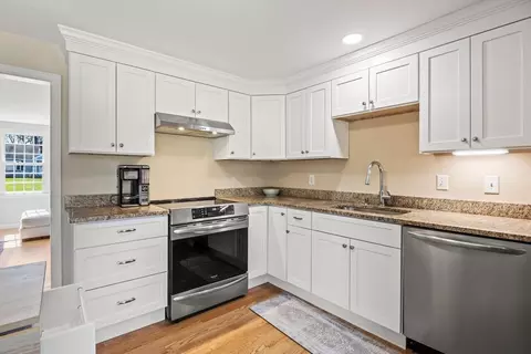 Kitchen - 22 Merideth Way, Centerville, MA 02632 photo 1 of 3