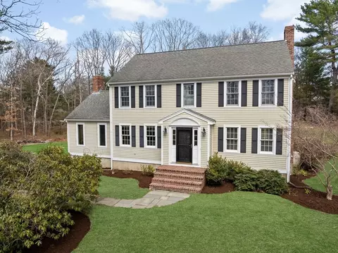 24 Chamberlain Run, Hingham, MA 02043