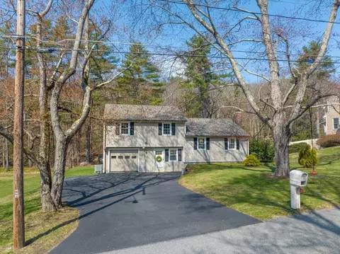 69 Cricket Dr, Sturbridge, MA 01566