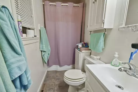 Bath - 11 Brown St, Spencer, MA 01562 photo 2 of 2