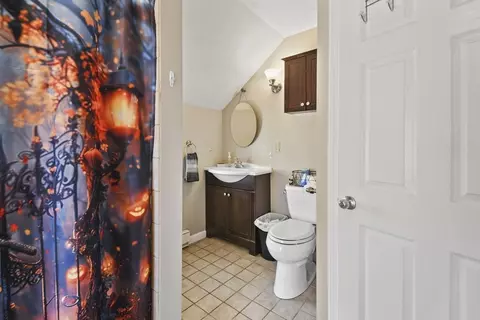 Bath - 11 Brown St, Spencer, MA 01562 photo 1 of 2