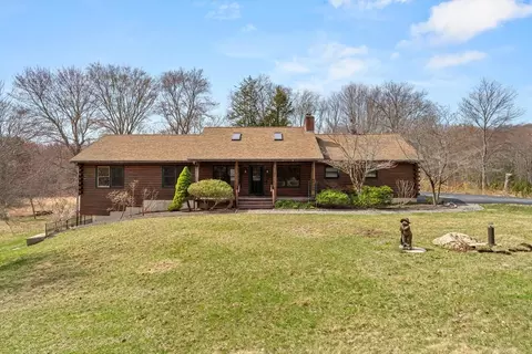 15 Quissett Rd, Mendon, MA 01756