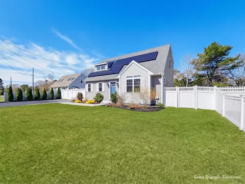 92 Broken Bow Ln, Teaticket, MA 02536