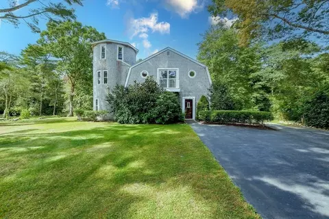 24 Brant Beach Ave, Mattapoisett, MA 02739
