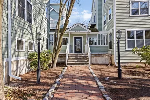 205 Richdale Ave #A2, Cambridge, MA 02140