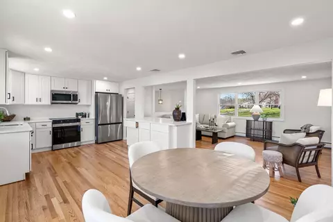 30 Mill Pond Ln, Norwood, MA 02062