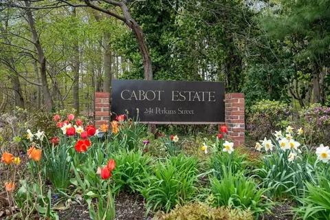 241 Perkins St #C305, Boston, MA 02130