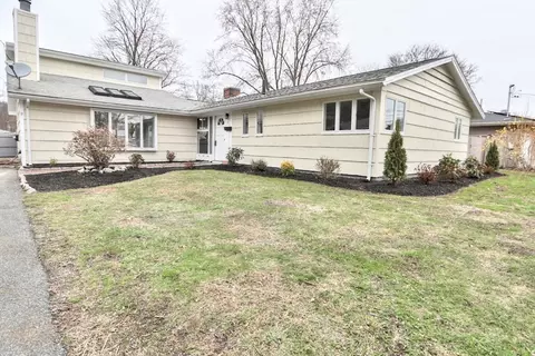 9 Poskus Rd, Framingham, MA 01701