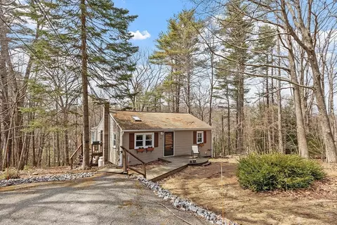 19 Lake View Dr, Ashburnham, MA 01430