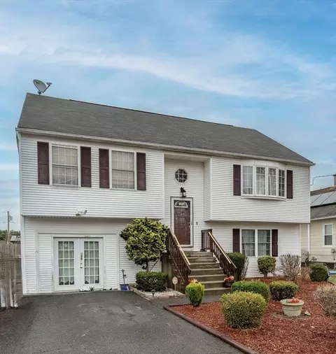 155 Lucerne Rd, Springfield, MA 01119 photo 2