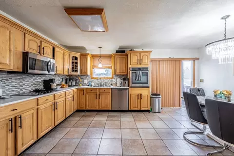 155 Lucerne Rd, Springfield, MA 01119 photo 9