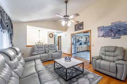 155 Lucerne Rd, Springfield, MA 01119 photo 6