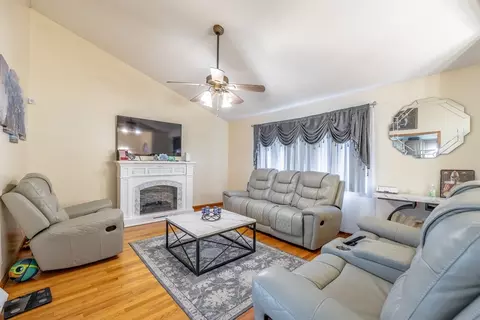 155 Lucerne Rd, Springfield, MA 01119 photo 4