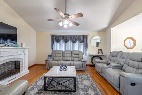 155 Lucerne Rd, Springfield, MA 01119 photo 5