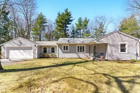 6 Old Coach Cir, Hampden, MA 01036