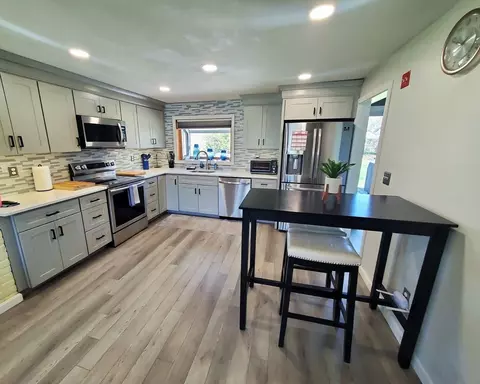 285 Lynn Rd, Brockton, MA 02302
