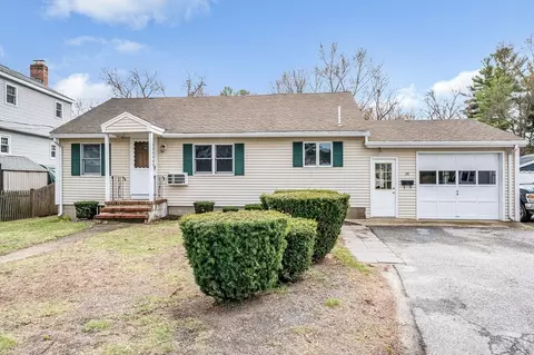 28 Cottage St, Wilmington, MA 01887