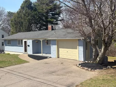 27 Sunset Dr, Randolph, MA 02368