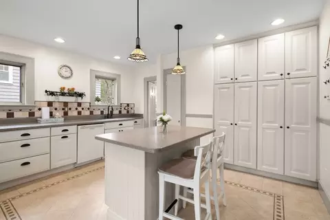 53 Beechmont St, Worcester, MA 01609 photo 7