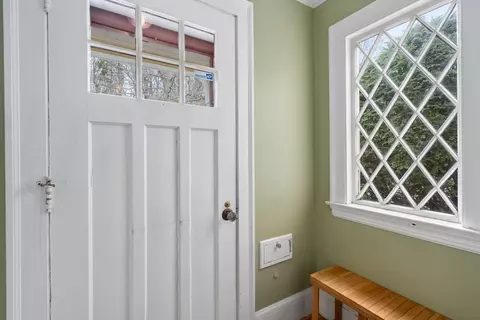 53 Beechmont St, Worcester, MA 01609 photo 2