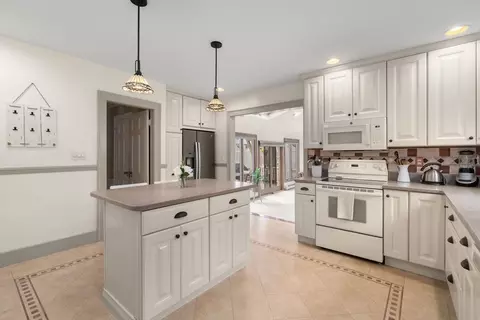 53 Beechmont St, Worcester, MA 01609 photo 6
