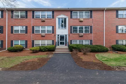 1 Tara Dr #10, Weymouth, MA 02188
