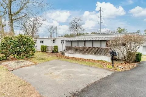 12 Puffin Dr, Chicopee, MA 01020
