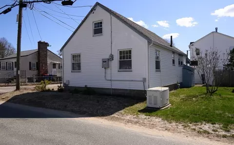 20 Grant St, Wareham, MA 02571 photo 3