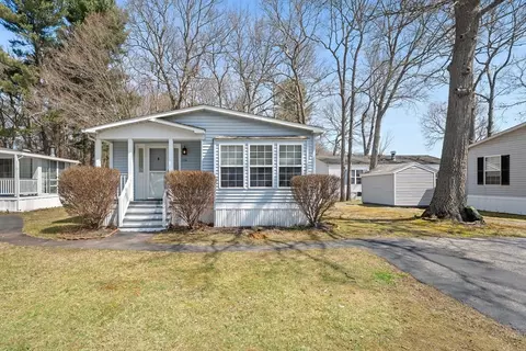239 Mapleleaf Dr, Taunton, MA 02780