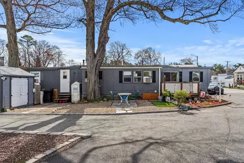 200 North St #11-B, Danvers, MA 01923