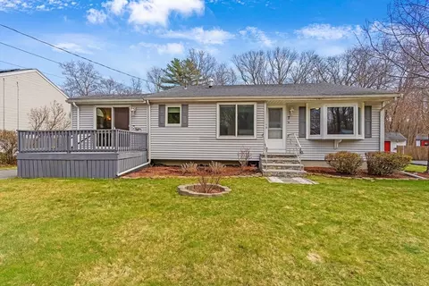 7 Glendale St, Randolph, MA 02368