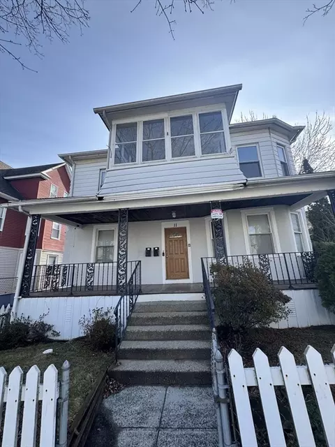 11 Horace St, Springfield, MA 01108