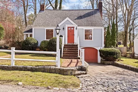 56 Adams Pl, Weymouth, MA 02190