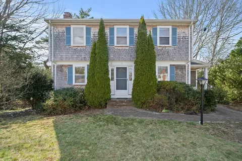 3 Andrea Rd, Pocasset, MA 02559