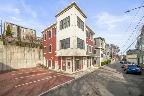 51 Pitman St #1B, Somerville, MA 02143