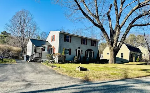 5 Stuart St, Oxford, MA 01540
