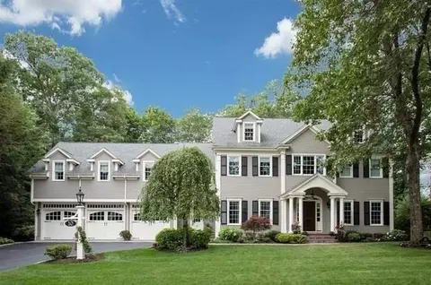 10 Taylor Rd, Wellesley, MA 02481