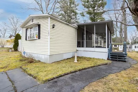 163 Pine View Ter, Wareham, MA 02576