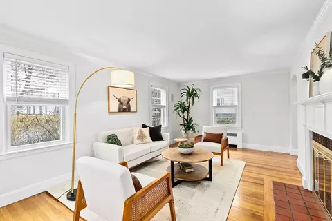 5 Lincoln St, Milton, MA 02186