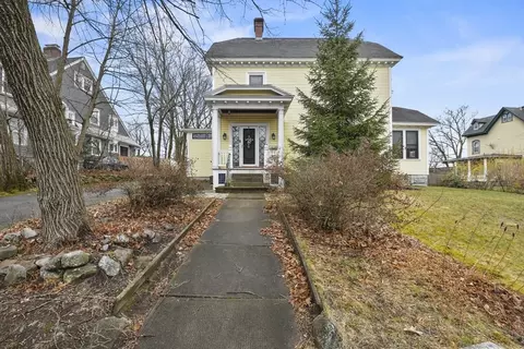 97 Livingston Ave, Lowell, MA 01851