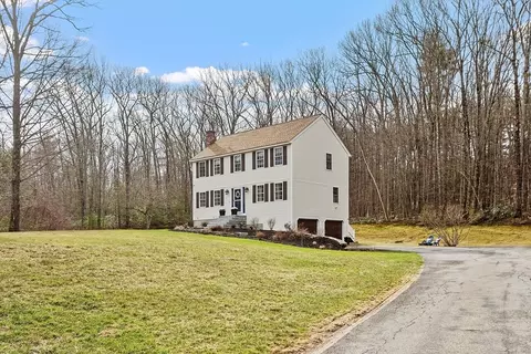 3 Ashley St, Pepperell, MA 01463 photo 2