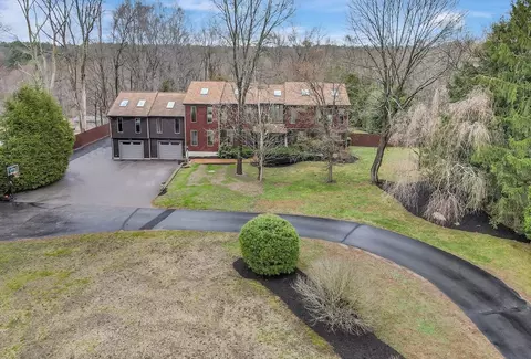370 Gilbert St, Mansfield, MA 02048