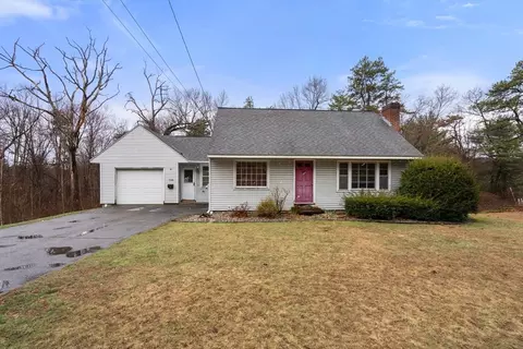 1156 Thorndike St, Palmer, MA 01069