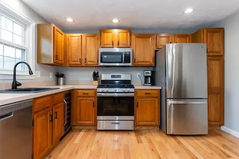 Kitchen - 2 Apple Rdg #2, Maynard, MA 01754 photo 1 of 3