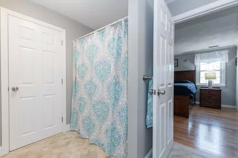 Entry Way - 2 Apple Rdg #2, Maynard, MA 01754 photo 2 of 4