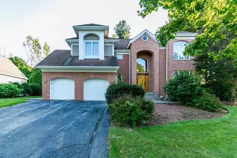 15 Greenview Ln, Worcester, MA 01609
